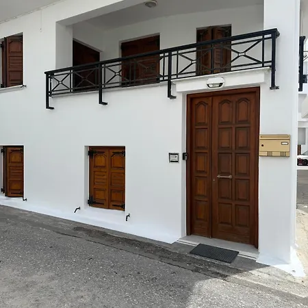 Syrigos Family 80 Sq.m On Naxos Town Apartman *